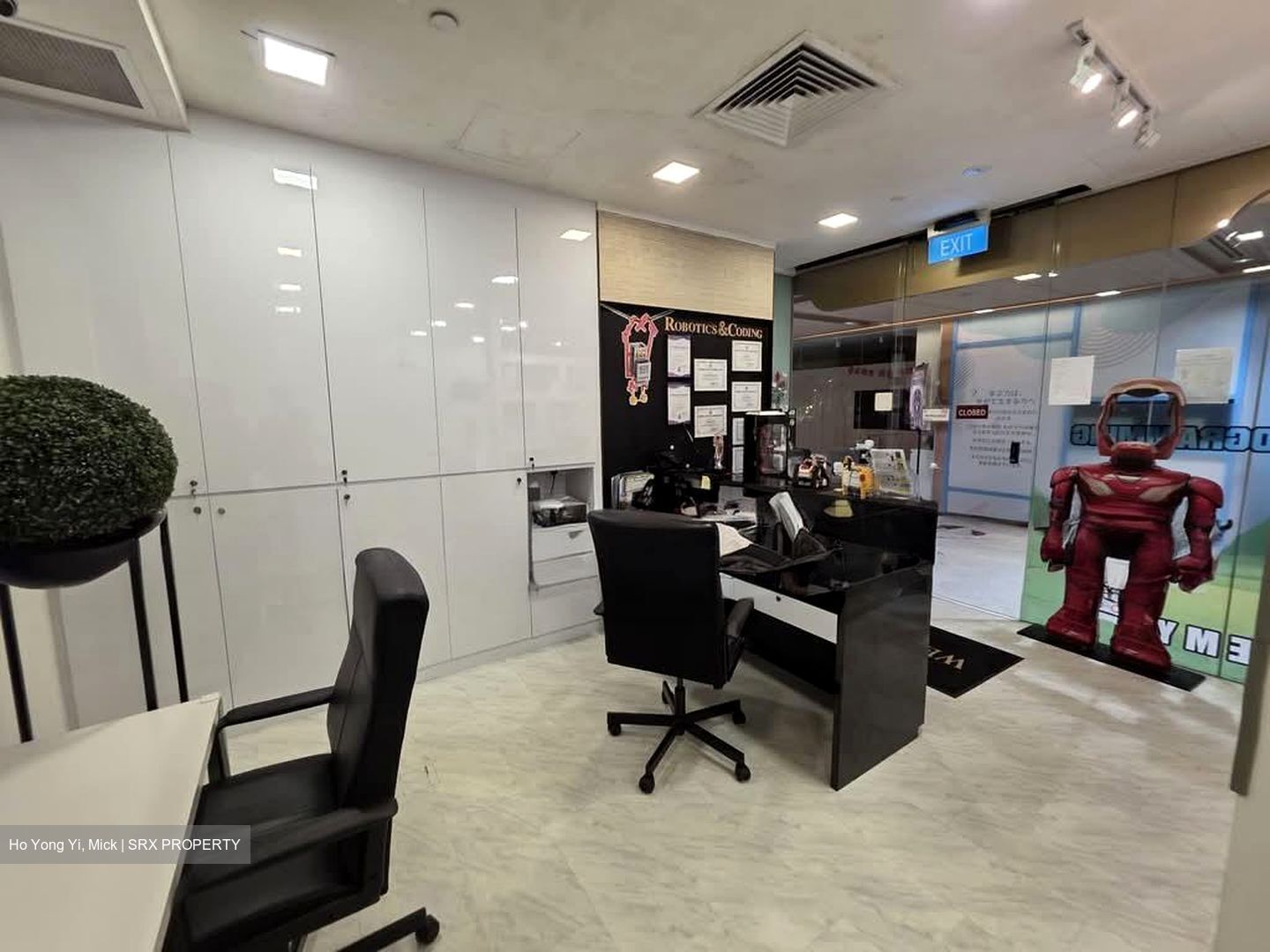 111 Somerset (D9), Retail #552505121